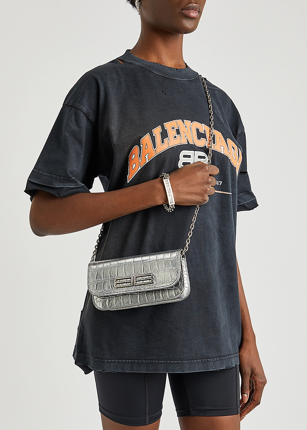 Unveiling the Exquisite Balenciaga Gossip Wallet On Chain Crocodile Embossed: A Luxurious Fashion Accessory