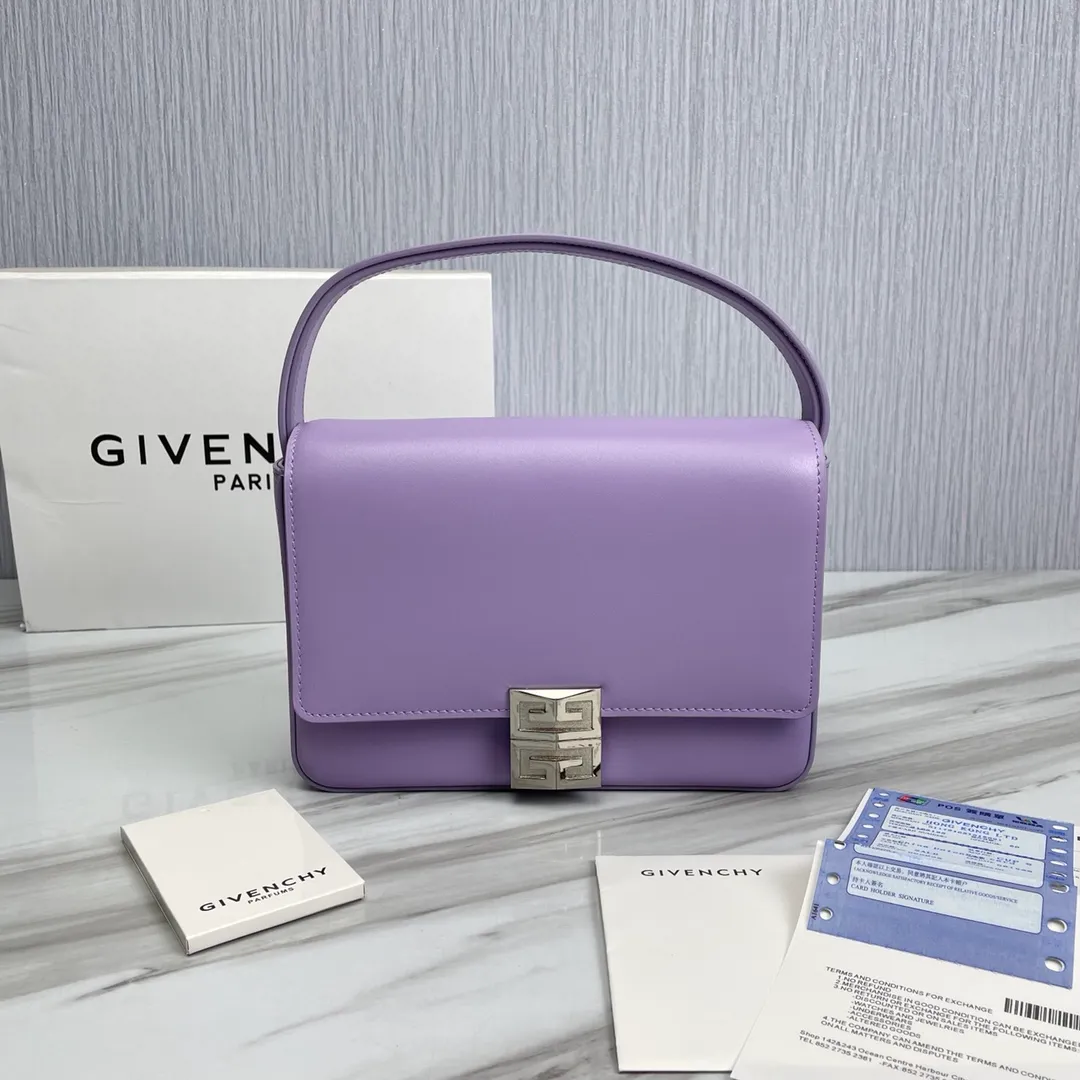Givenchy Medium 4G Bag In 4G Leather: A Chic and Sophisticated Accessory