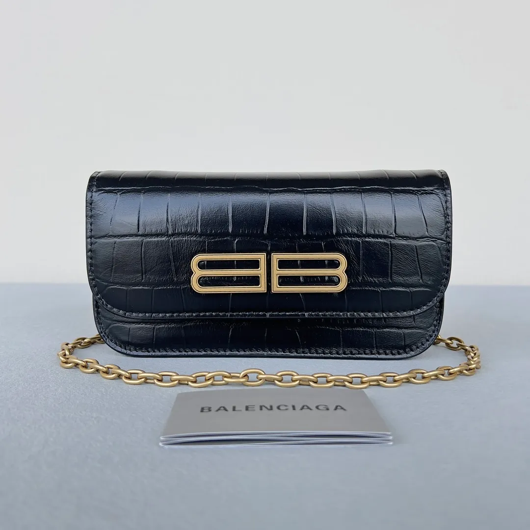 Introducing the Balenciaga Gossip Wallet on Chain: A Symphony of Style and Functionality