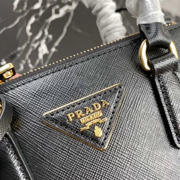 prada-1ba906-prada-galleria-saffiano-leather-mini-bag-black-004-luxibags.ru_-600x600-1.webp