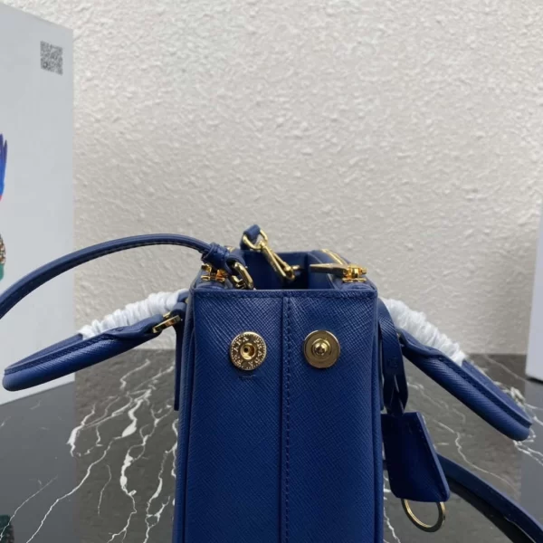 prada-1ba906-prada-galleria-saffiano-leather-mini-bag-blue-007-luxibags.ru_-600x600-1.webp